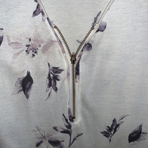 Flowy White Floral Racerback Tank Top - Picture 3 of 4